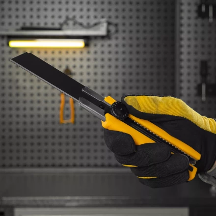 Нож Denzel, 25 мм, сменное лезвие, SK4, корпус из TPR, метал. направляющая, винтовой фиксатор, 78945 купить в Нижневартовске