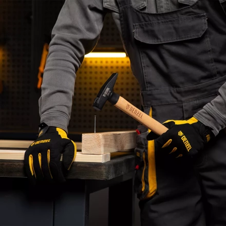 Молоток слесарный, 300 г Denzel, кованый квадратный боек, буковая рукоятка, 10427 купить в Нижневартовске