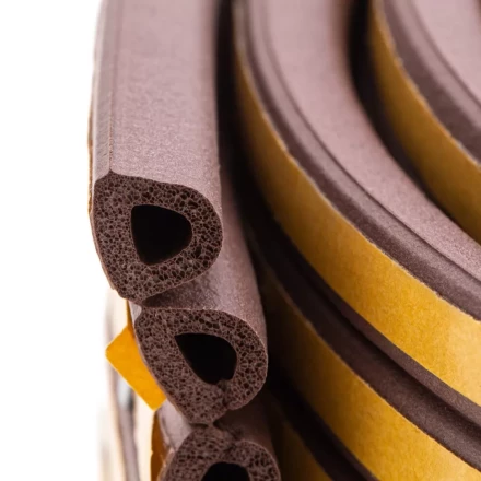 Уплотнитель резиновый, 24 м, профиль "D", коричневый Сибртех 88904 купить в Нижневартовске