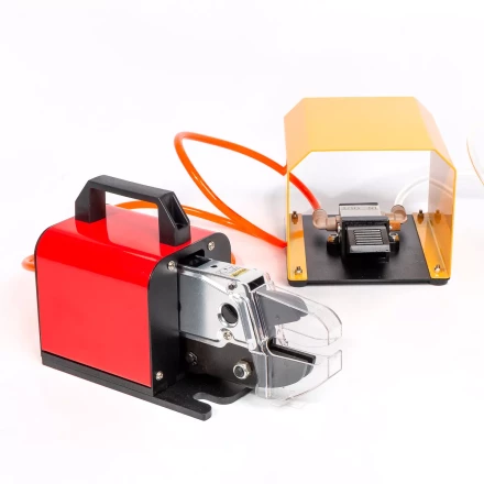 Пресс-клещи пневматические КВТ ПКП-01 для опрессовки наконечников и разъемов матрицами МПК (85396) купить в Нижневартовске