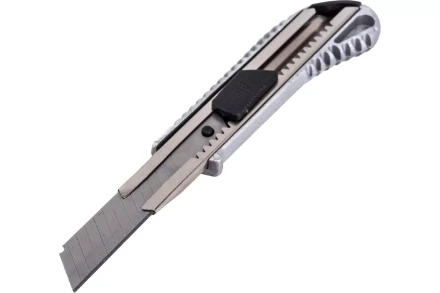 Нож с выдвижным лезвием 18 мм, металлический корпус, металлическая направляющая, автоматический фиксатор, Вихрь 73/10/10/1 купить в Нижневартовске