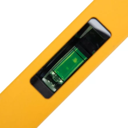 Уровень алюминиевый Denzel 33692, магнит, фрезерованный, 3 глазка (1 зеркал.), 0,5 мм/м, 800 мм купить в Нижневартовске