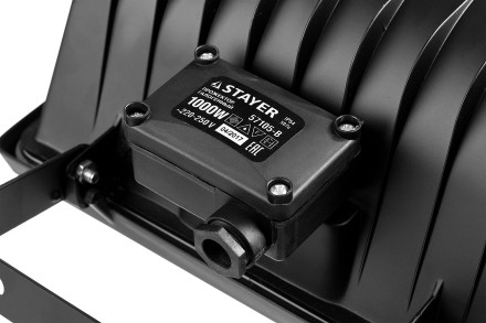 Прожектор STAYER &quot;MASTER&quot; MAXLight галогенный, с дугой крепления под установку, черный, 1000Вт 57105-B купить в Нижневартовске