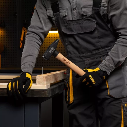 Молоток слесарный, Denzel 800 г, кованый квадратный боек, буковая рукоятка 10435 купить в Нижневартовске