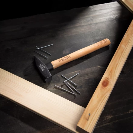 Молоток слесарный, Denzel 800 г, кованый квадратный боек, буковая рукоятка 10435 купить в Нижневартовске