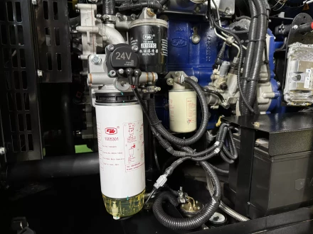 Дизельный генератор Vektor AD-100Y-T400 в шумозащитном кожухе с АВР купить в Нижневартовске