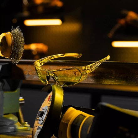 Очки защитные открытые Denzel 89199, поликарбонатные, желтая линза купить в Нижневартовске