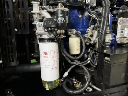 Дизельный генератор Vektor AD-100Y-T400 в шумозащитном кожухе купить в Нижневартовске