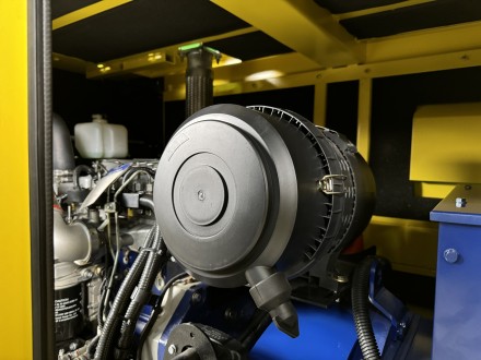 Дизельный генератор Vektor AD-100Y-T400 в шумозащитном кожухе купить в Нижневартовске