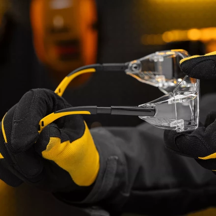 Очки защитные открытые Denzel 89201, поликарбонатные, увеличенная прозрачная линза,  регулируемые дужки купить в Нижневартовске