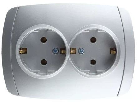 Розетка СВЕТОЗАР "АКЦЕНТ" двойная в сборе, с заземлением, цвет серебристый металлик, 16А/~250В SV-54207-SM купить в Нижневартовске
