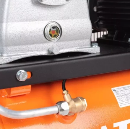 Компрессор масляный поршневой ременной PATRIOT REMEZA СБ 4/С-50 LB 30 A купить в Нижневартовске