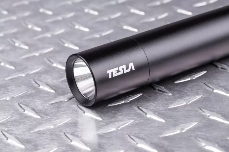 Фонарь-бита TESLA LB-40 33х400 мм купить в Нижневартовске