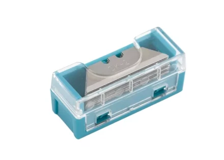 Лезвия МИНИ 9 мм трапециевидные пластиковый пенал 15 шт GROSS 79373 купить в Нижневартовске