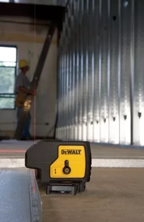 Лазерный нивелир DeWalt DW 083 К купить в Нижневартовске