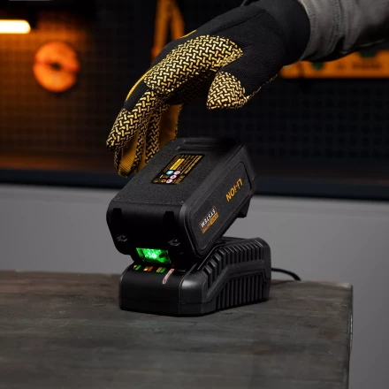 Батарея аккумуляторная Denzel IB-18-4.0, Li-Ion, 18 В, 4.0 А/ч 28434 купить в Нижневартовске