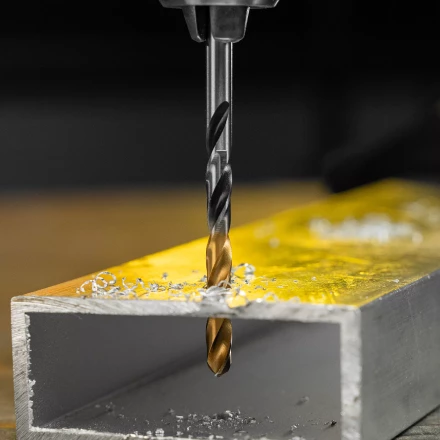 Сверло спиральное по металлу Denzel 4,5 x 80мм, Р6М5, Golden Tip, многогранная заточка 718274 купить в Нижневартовске