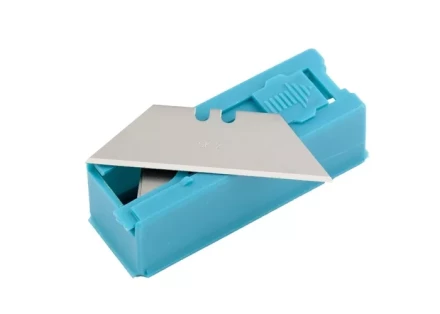 Лезвия 19 мм трапециевидные пластиковый пенал 12 шт GROSS 79376 купить в Нижневартовске