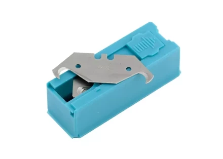 Лезвия 19 мм трапециевидные крючкообразные пластиковый пенал 12 шт GROSS 79379 купить в Нижневартовске