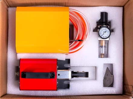 Пресс-клещи пневматические КВТ ПКП-10к для серийной опрессовки втулочных наконечников до 10 мм (85397) купить в Нижневартовске