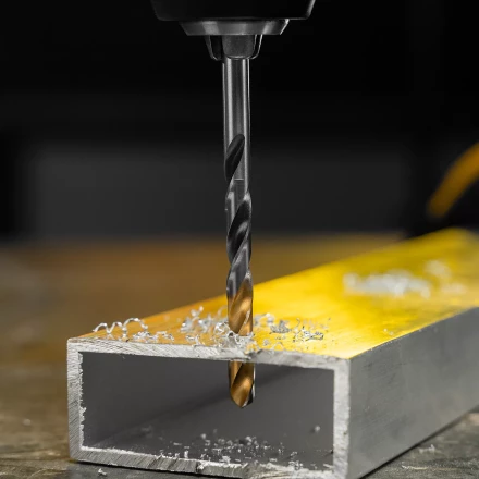 Сверло спиральное по металлу Denzel 5,5 x 93мм, Р6М5, Golden Tip, многогранная заточка, 718277 купить в Нижневартовске