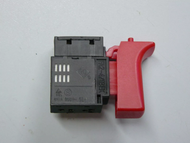 Выключатель FA2-4/1 BEK 4(4)A 250V~ 5E4 V000-000-677 купить в Нижневартовске