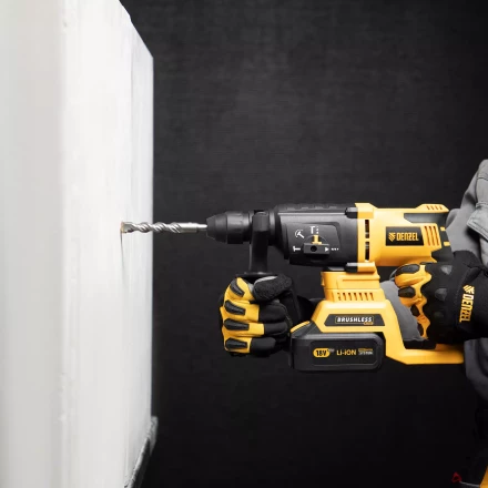 Бур по бетону Denzel, 12 x 160 мм, двойная спираль, три пылеотводящие кромки, 705023 купить в Нижневартовске